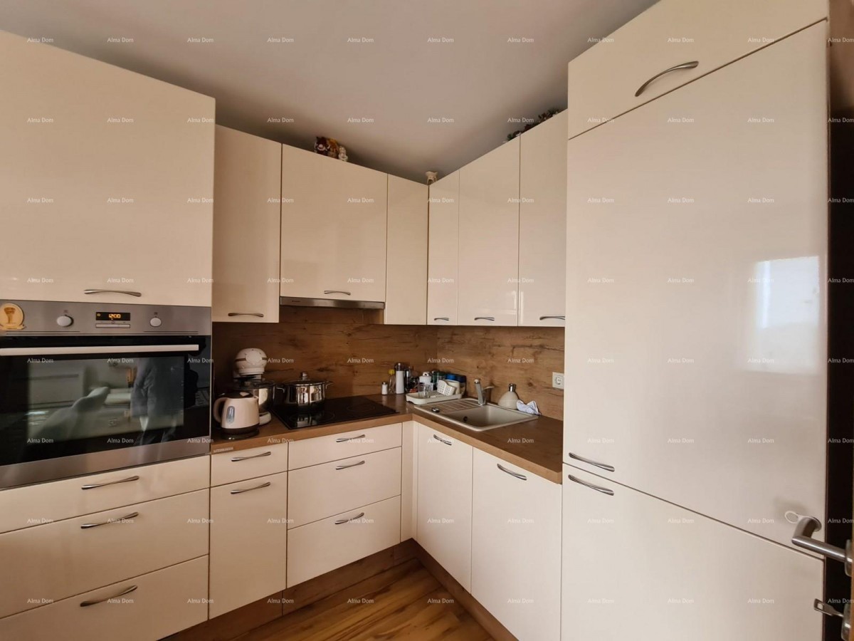 KUĆA SA TRI  APARTMANA,  MEDULIN 36