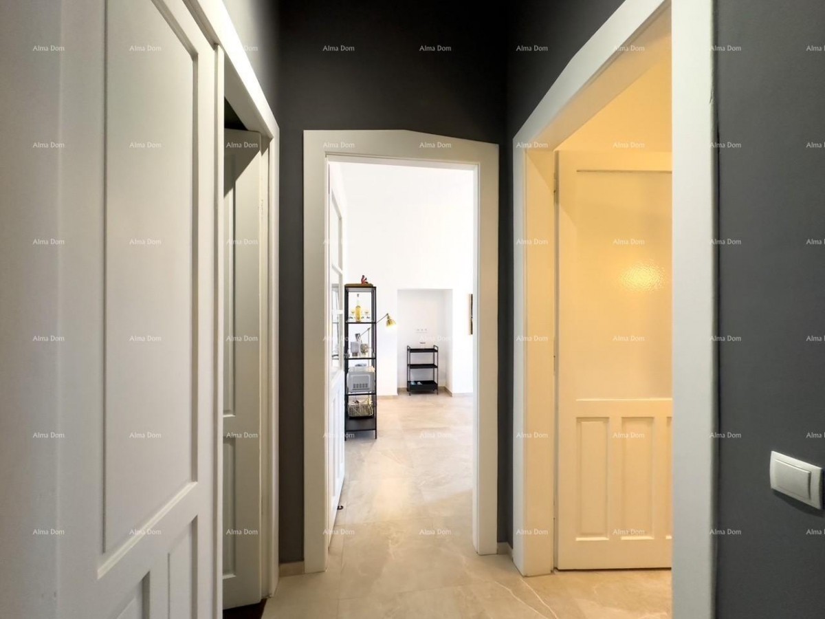 Prodajemo renoviran stan u centru Pule! 26