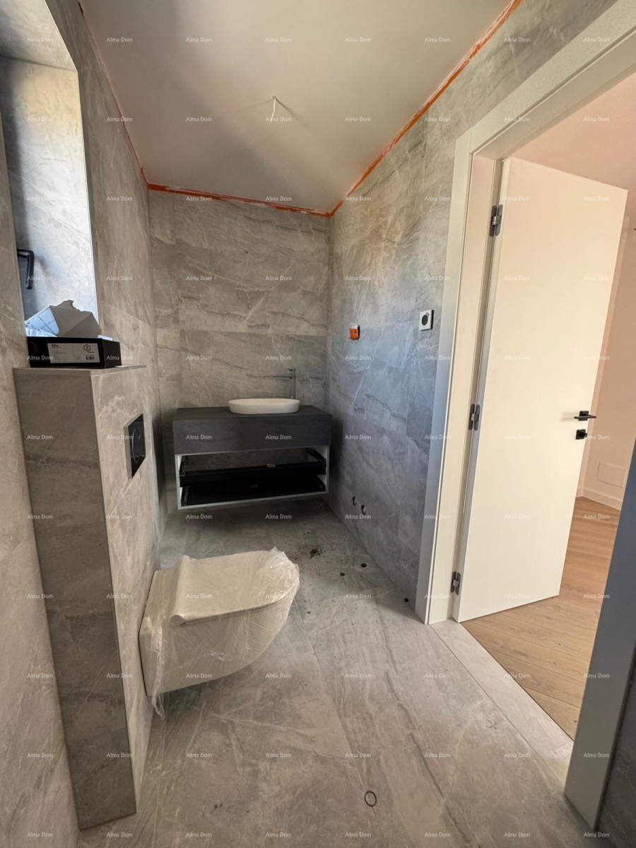 РОВИНЬ - ДВУХУРОВНЕВАЯ КВАРТИРА С ПРЕКРАСНЫМ ВИДОМ НА МОРЕ (E) 8