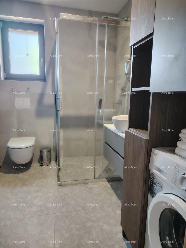 Vrhunski trosoban stan s pogledom na more, opremljen 19