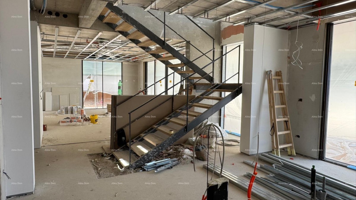 Продается современная вилла в Ровине 36