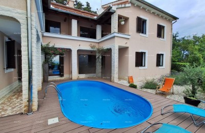 Prelijepa obiteljska kuća s pogledom na more – Veprinac, Opatija