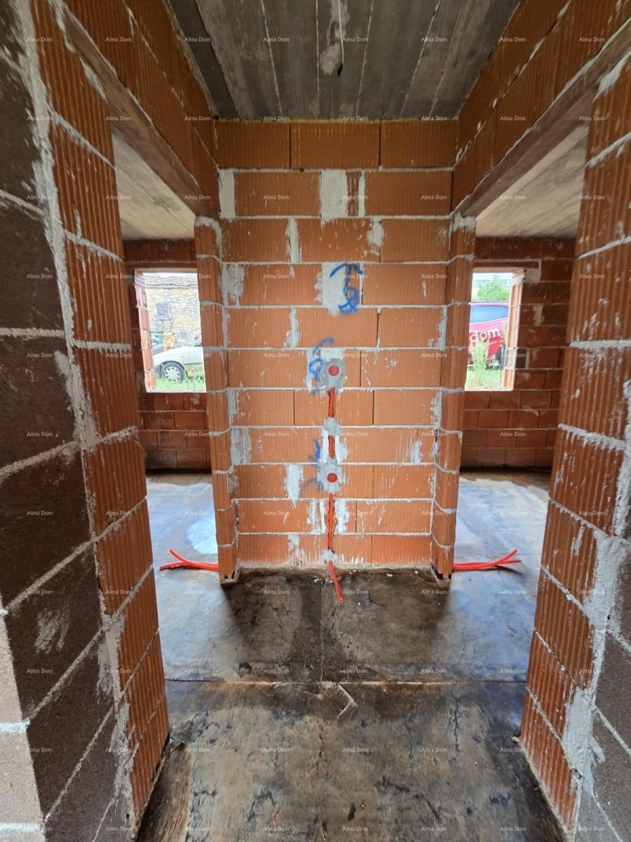 Na prodaju hiša v gradnji – Muntić. 15