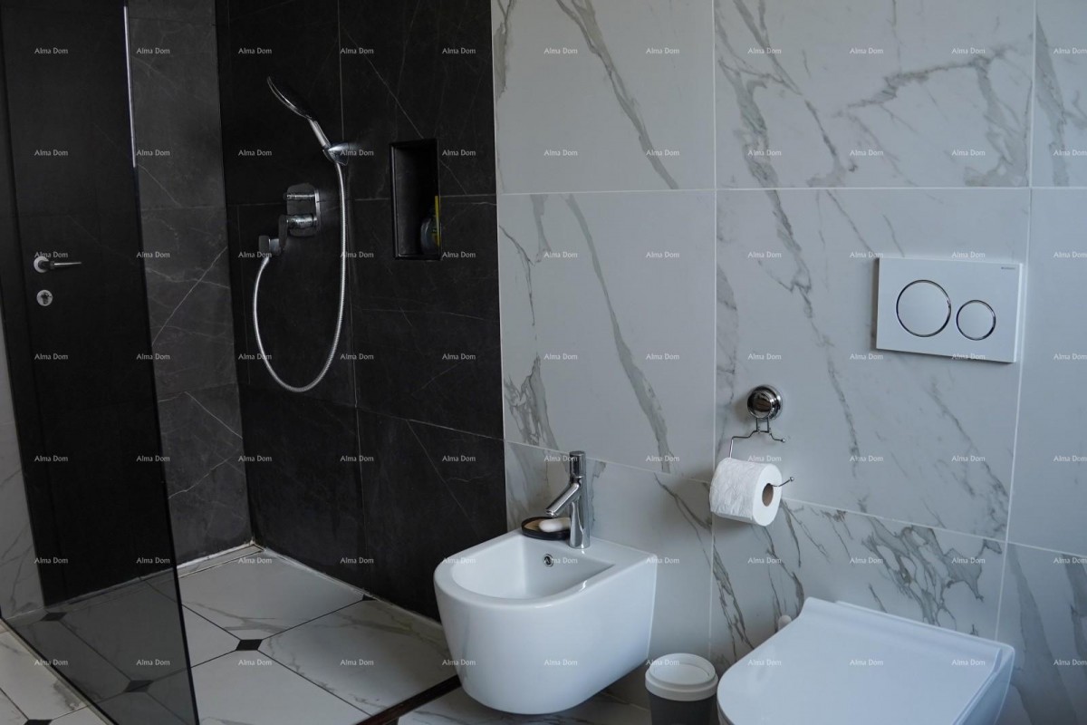 Rovinj. Apartment on the first floor of the house 12