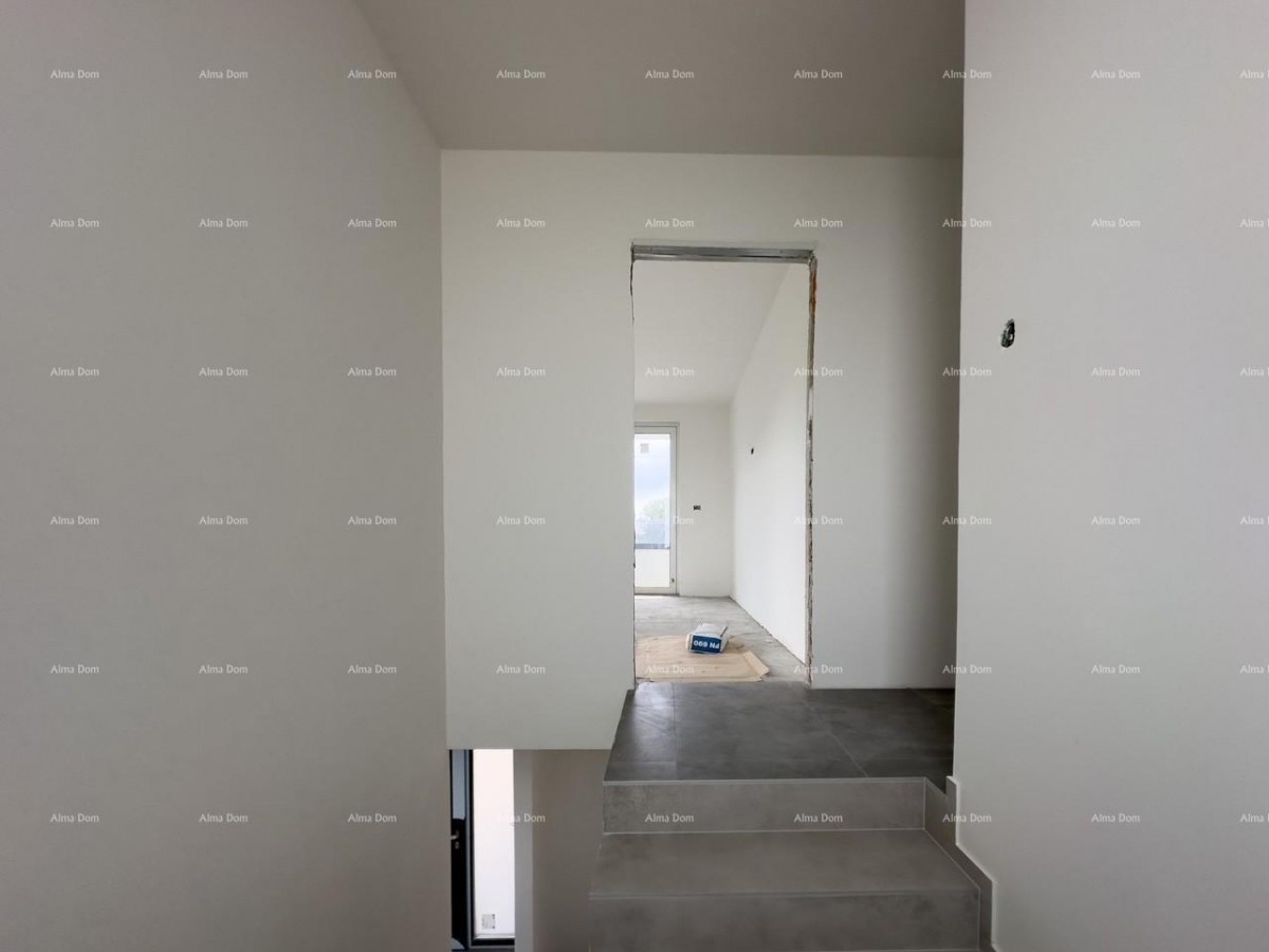 Prodamo hišo na odlični lokaciji. Blizu marine. 26