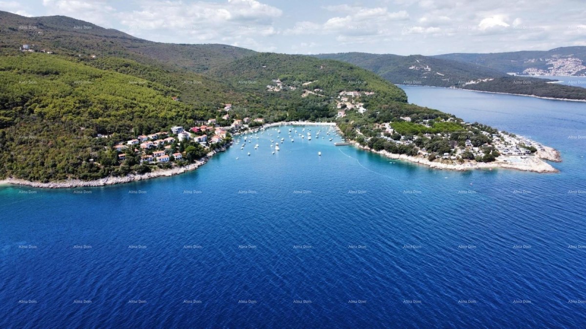 Građevinsko zemljište  površine 1.220 m² – Sveta Marina, Raša 1