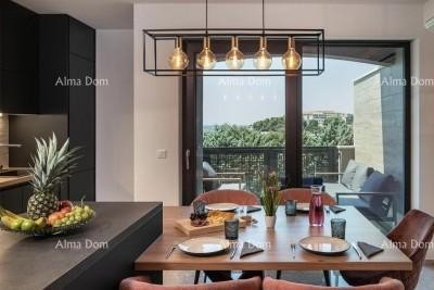 Selling a luxury apartment with two floors, first row to the sea, Pješčana uvala! 5