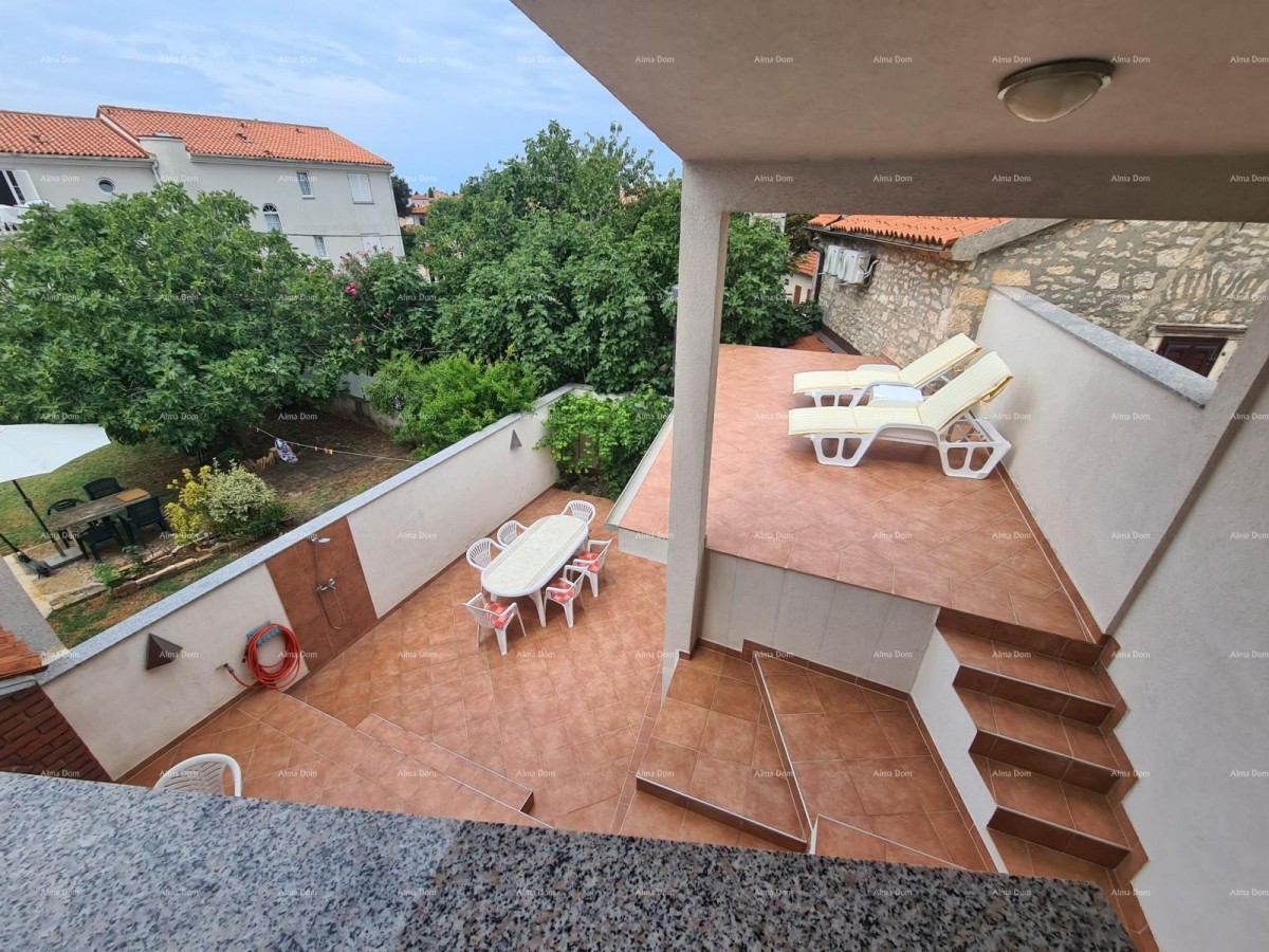 House with a small auxiliary detached room. Medulin. 1