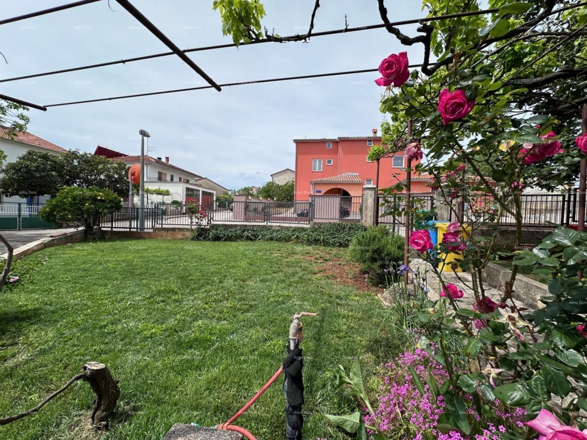 We are selling an apartment in a quiet location. Busoler. 29