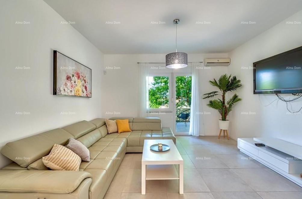 Prodaja kuće s bazenom i pogledom na more – Ližnjan 10