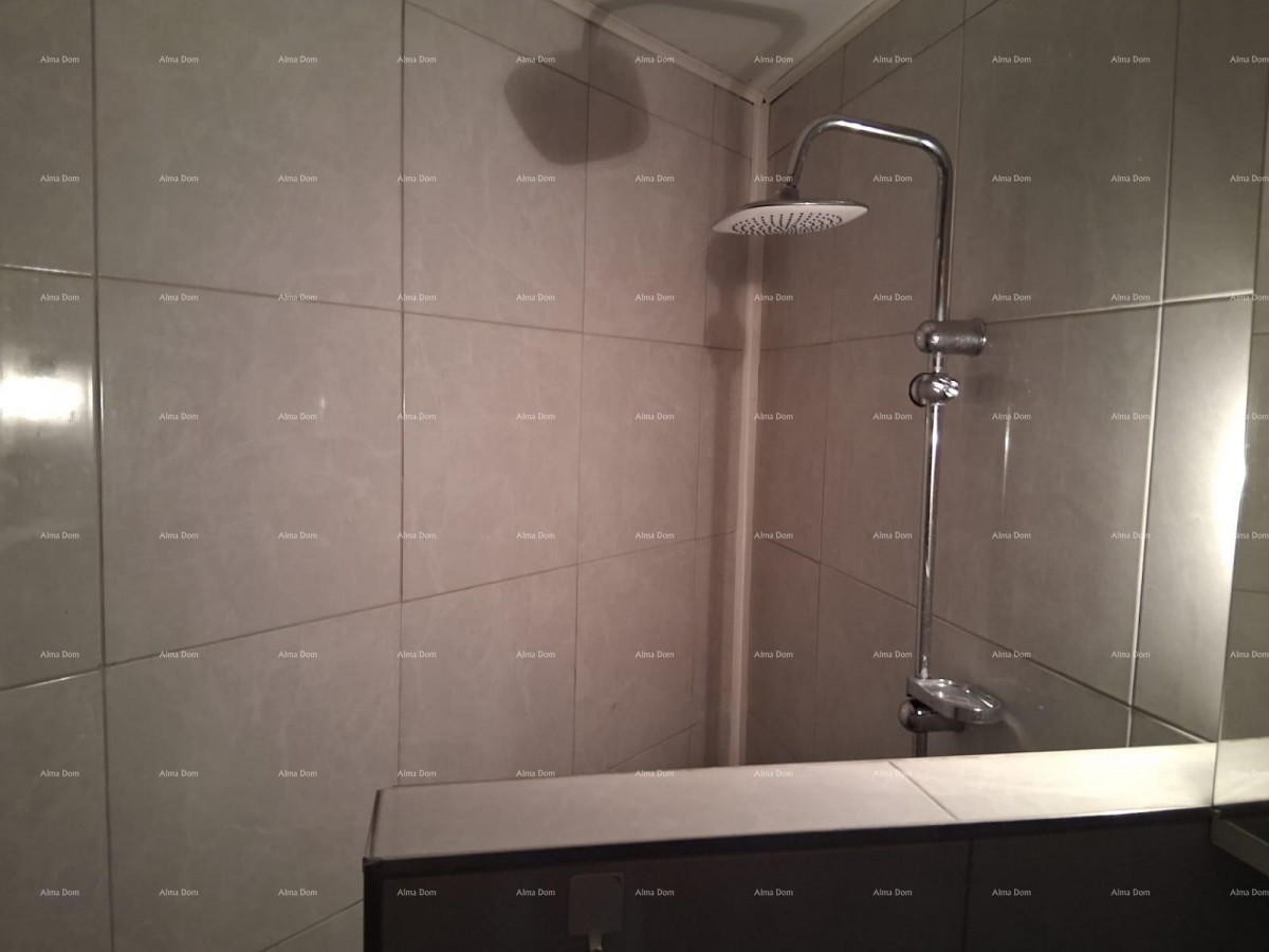 Na prodaju renoviran  stan s prekrasnim pogledom na more 6