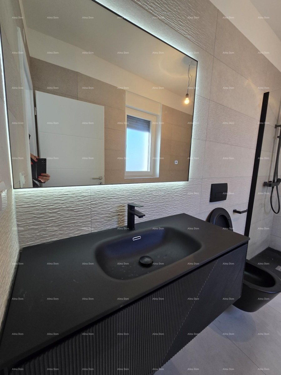 1 km do centra Medulina. Prodaja nove hiše s bazenom na odlični lokaciji, blizu morja! 30