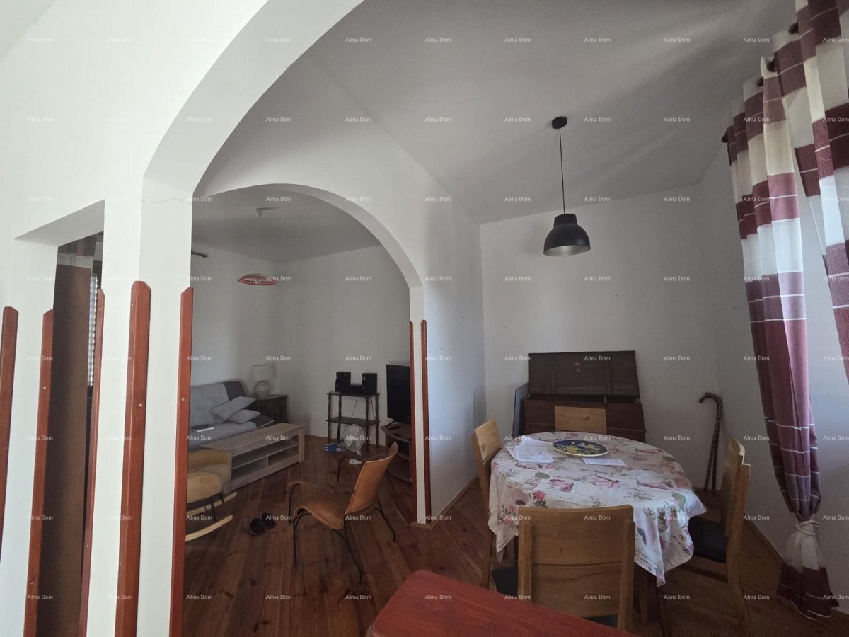 PULA CENTAR – Prostran stan  s pogledom na grad 5