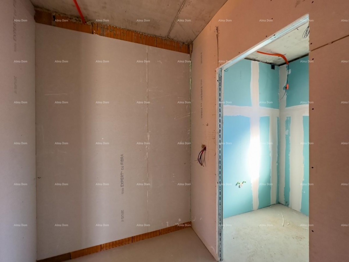 Продается квартира на втором этаже небольшого дома! 5