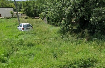 Građevinsko zemljište 600 m² u okolici Brtonigle – idealno za obiteljsku kuću ili kuću za odmor