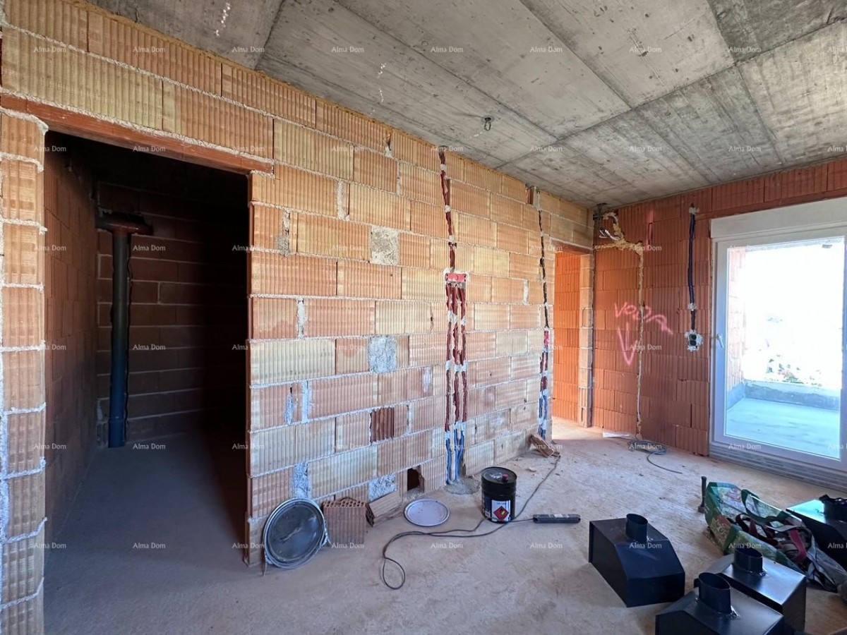 Umag.Продается сдвоенный дом на стадии черновой отделки 25