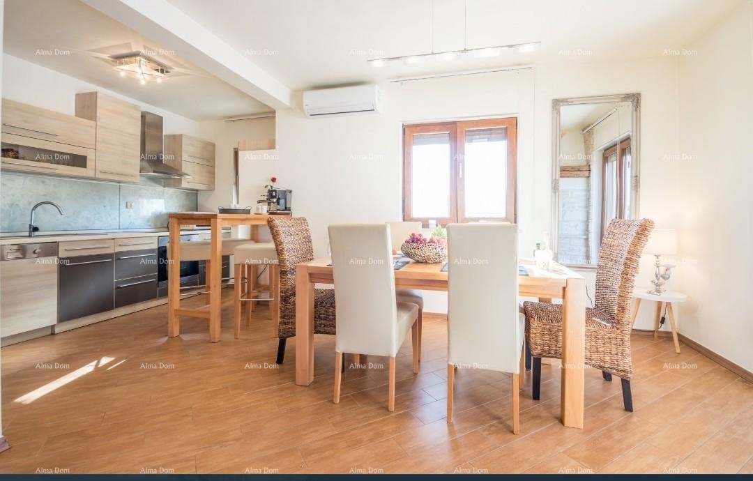 Красивый дом с бассейном, утопающий в зелени! 6