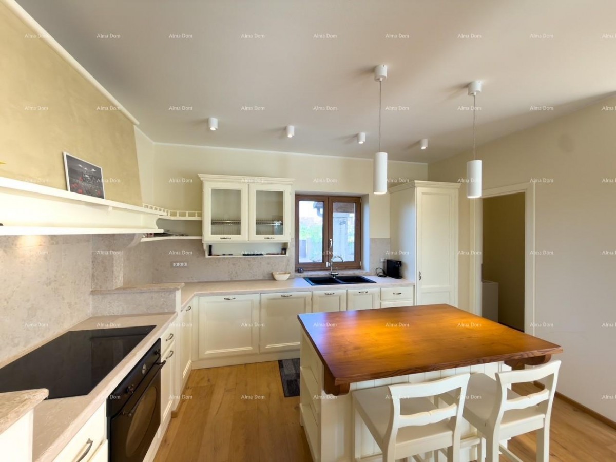 Vendiamo una villa con vista sui Brioni! 13