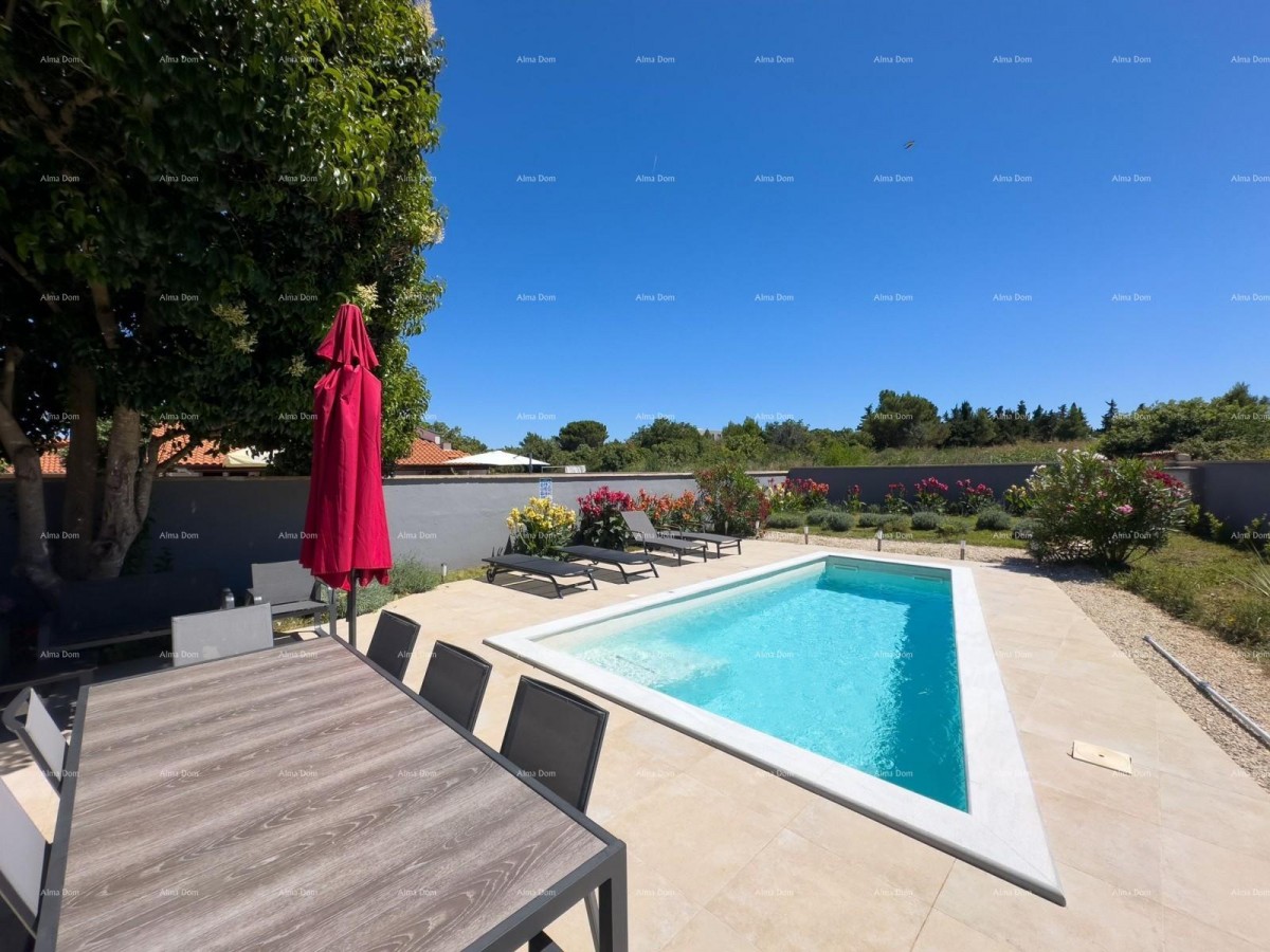 Istria, Ližnjan, 1 km to the center of Medulin, new modern house with pool for vacation. 47