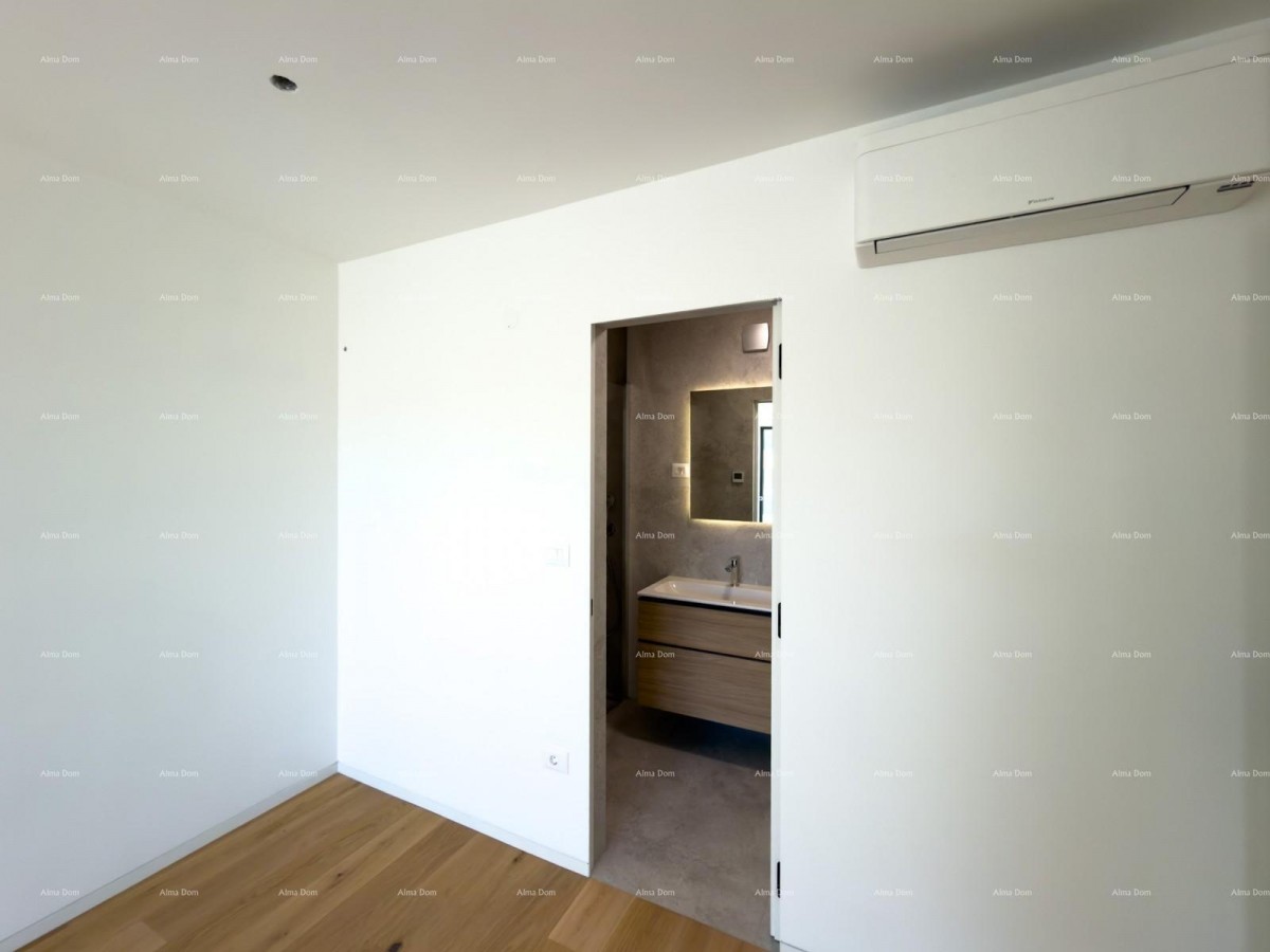 Vendita di appartamenti in edificio residenziale e commerciale con vista mare, centro di Umago! S3 20