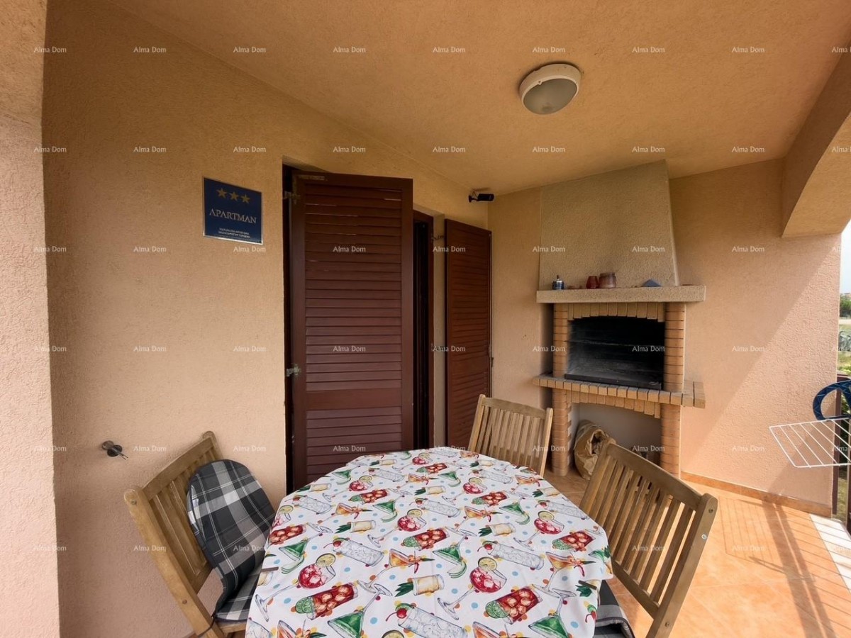 Novigrad, apartment in an attractive location with a pool. 15