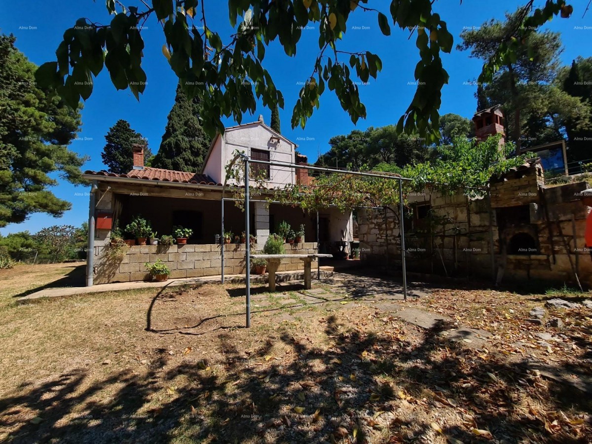 Kuća za adaptaciju sa velikom parcelom!  Rovinj Porton Biondi. 2