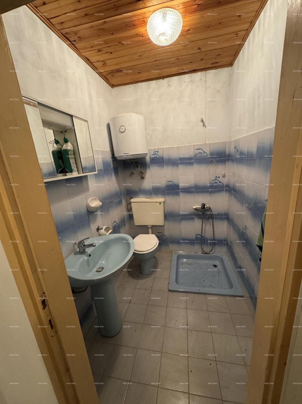 Продажа - каменный истарский дом с земельным участком, в небольшом населённом пункте, близ Бузета! 9