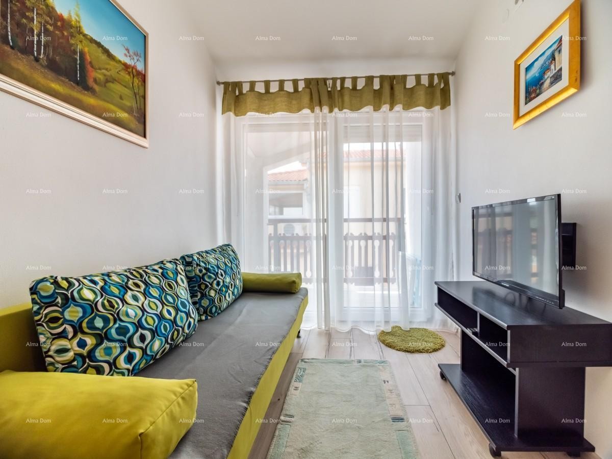 Apartmanska kuća s bazenom!Blizina mora i plaže!  Peroj. 30