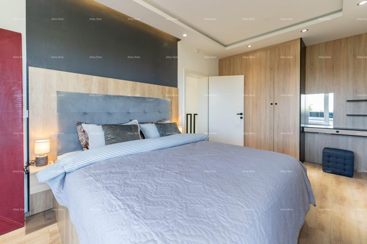 A modern house with a pool in a great location, Medulin! 15