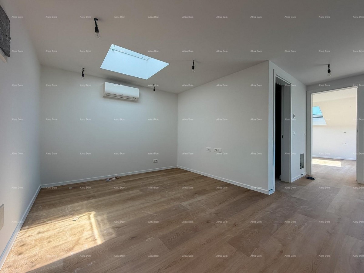 DVOETAŽNI APARTMA V CENTRU POREČA 11