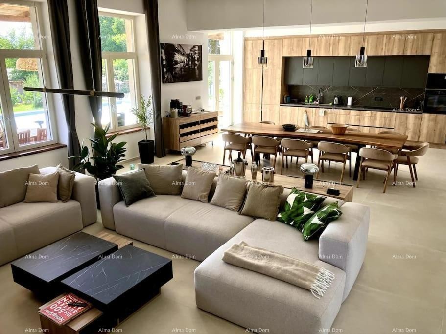 Продается красивый и современный дом, Пореч 23