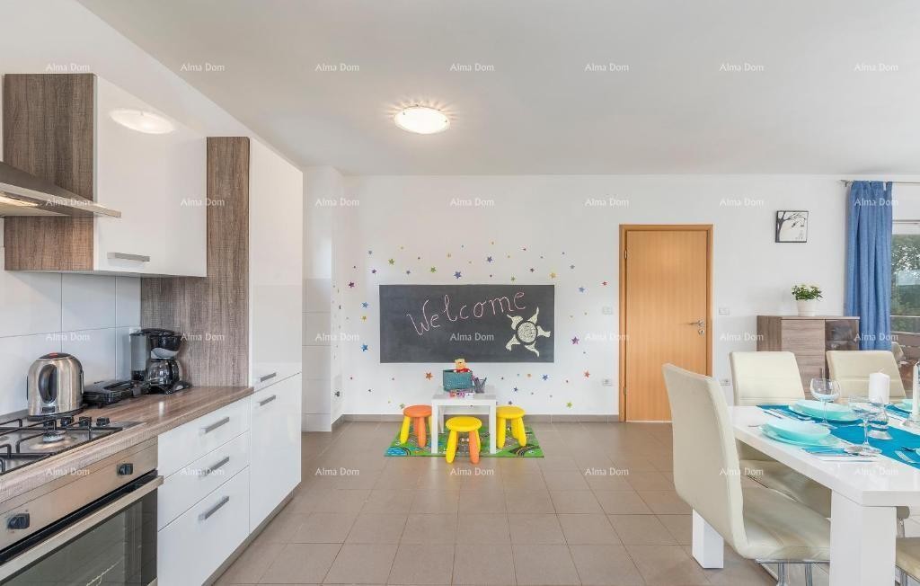 Počitniška hiša z bazenom in velikim vrtom 27