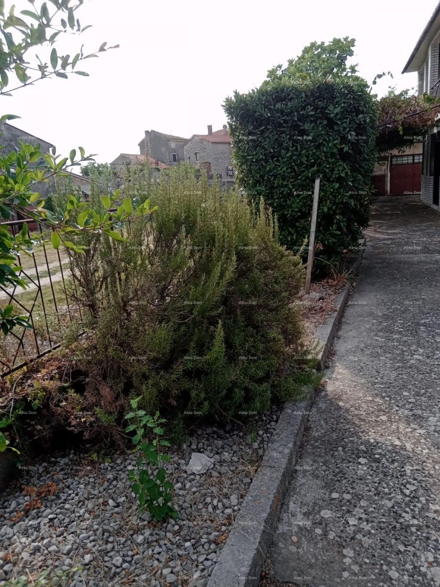 Riservato!!!! Vendita di una casa con due garage, Galižana! 3