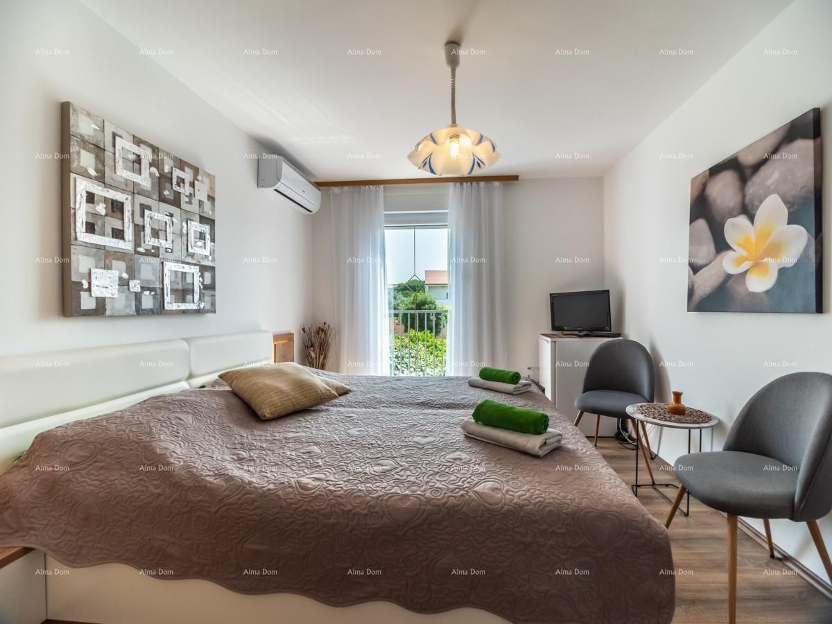 Apartmanska kuća s bazenom!Blizina mora i plaže!  Peroj. 45