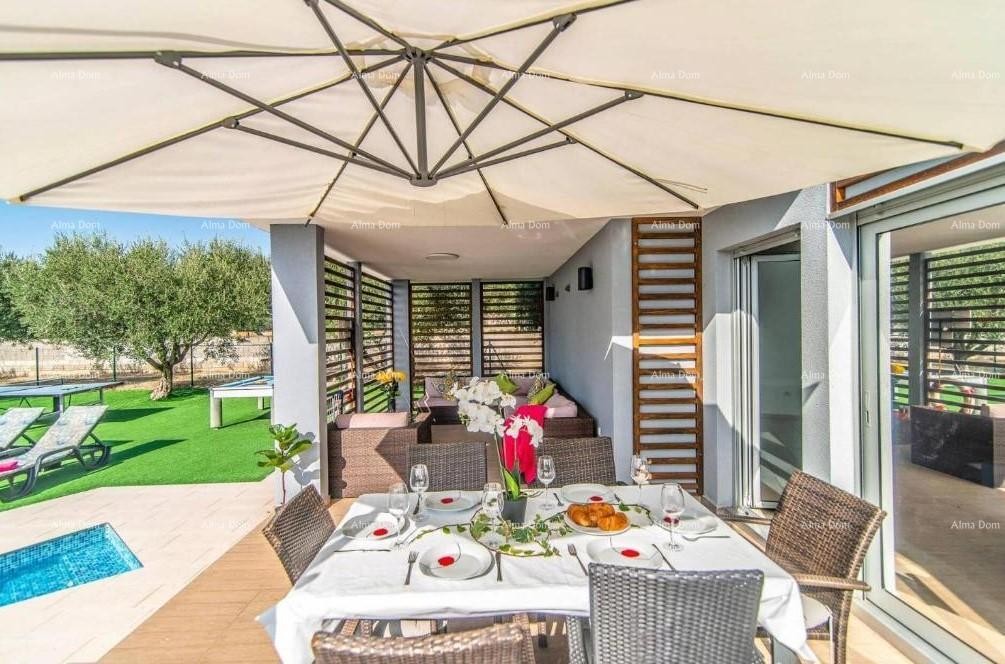 VODNJAN – Moderna vila s bazenom, pogledom na Brijune i prostranom okućnicom! 13