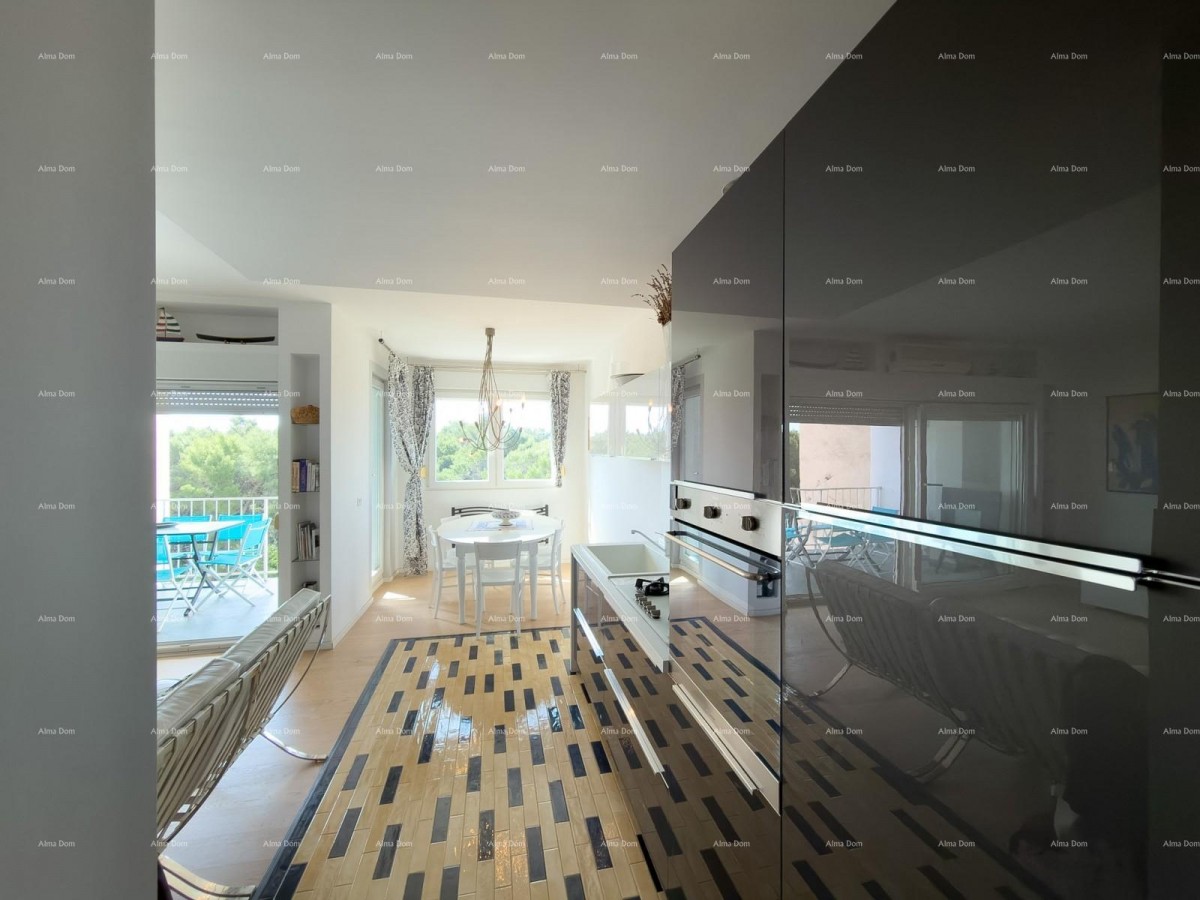 Продажа - квартира с видом на море - две минуты до набережной Лунгомаре, Пула! 2