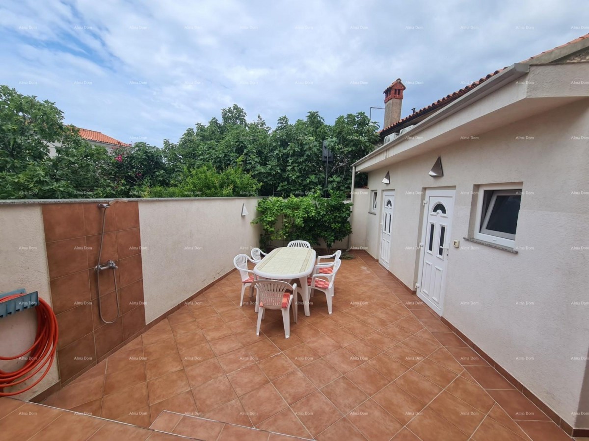 Casa con servizi ausiliari. Medulin. 32