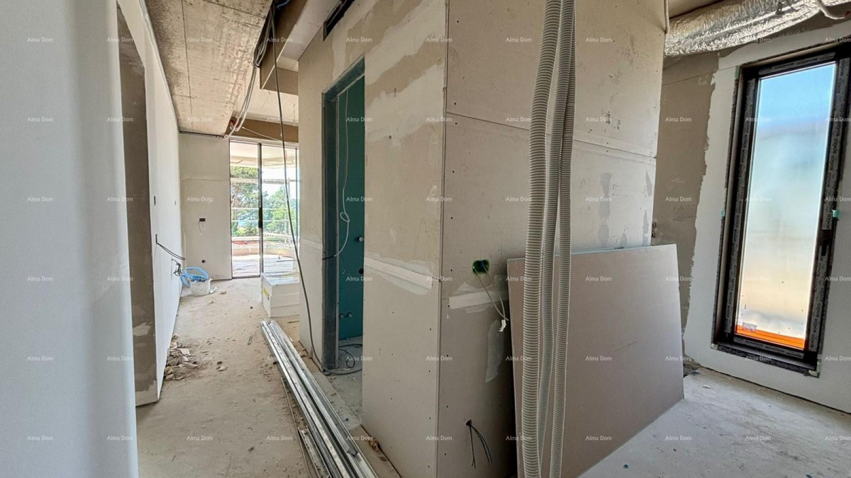 Продается современная вилла в Ровине 46