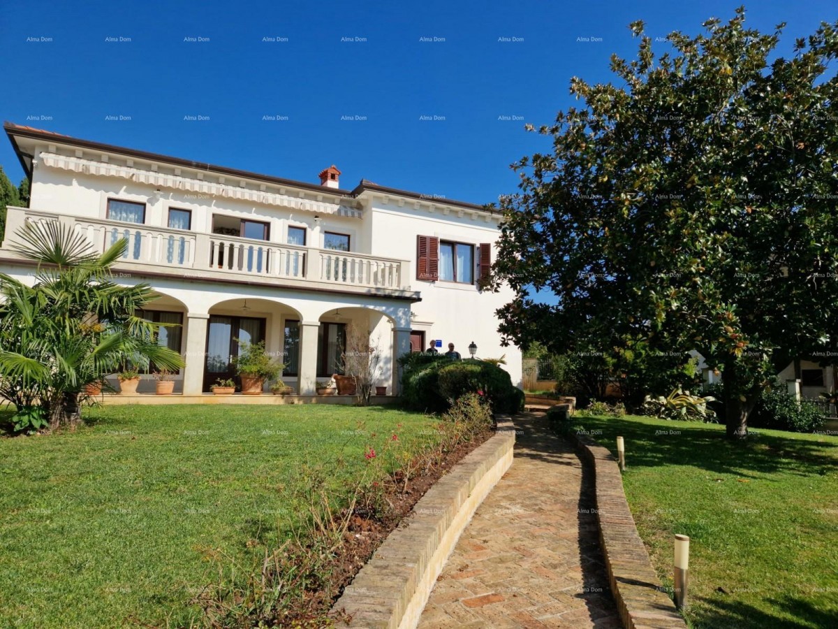 UMAG - Spacious house with a large garden, first row to the sea 1