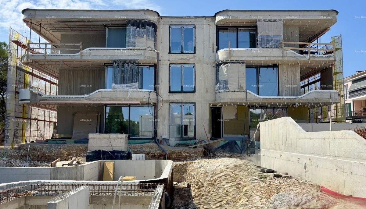 ROVINJ - apartment for sale in a luxury residence by the sea / S11 9