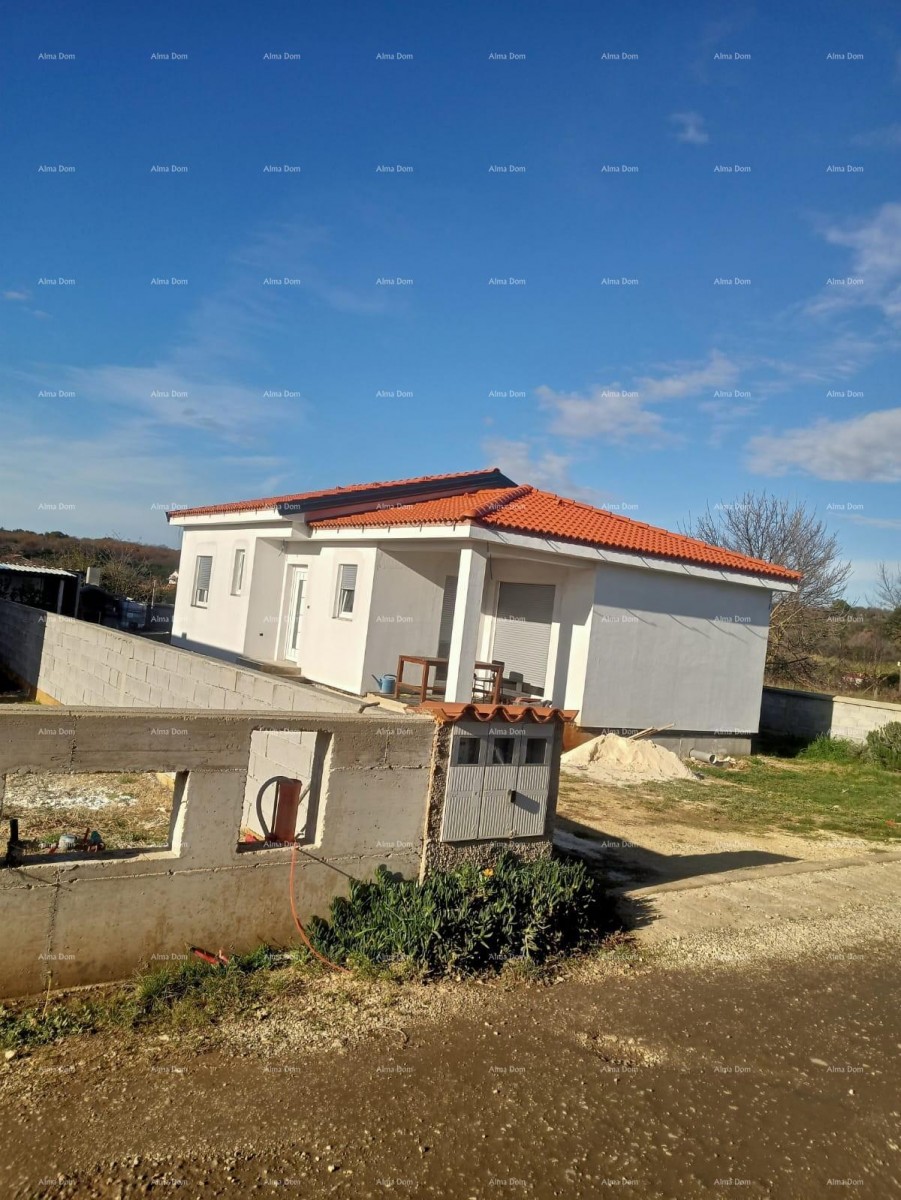 PULA!  HOUSE FOR SALE – QUIET LOCATION. 4