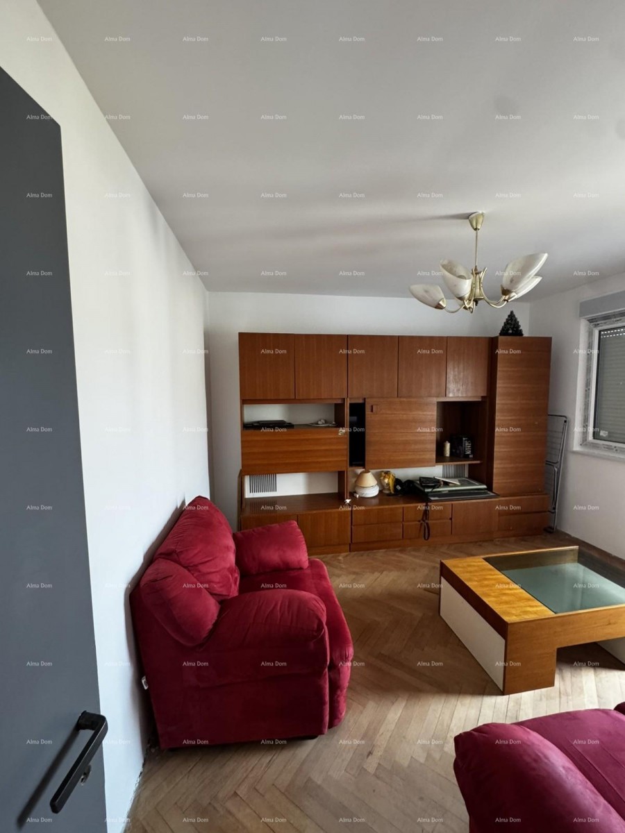 In vendita appartamento ristrutturato nel quartiere Vidikovac, Pola 2