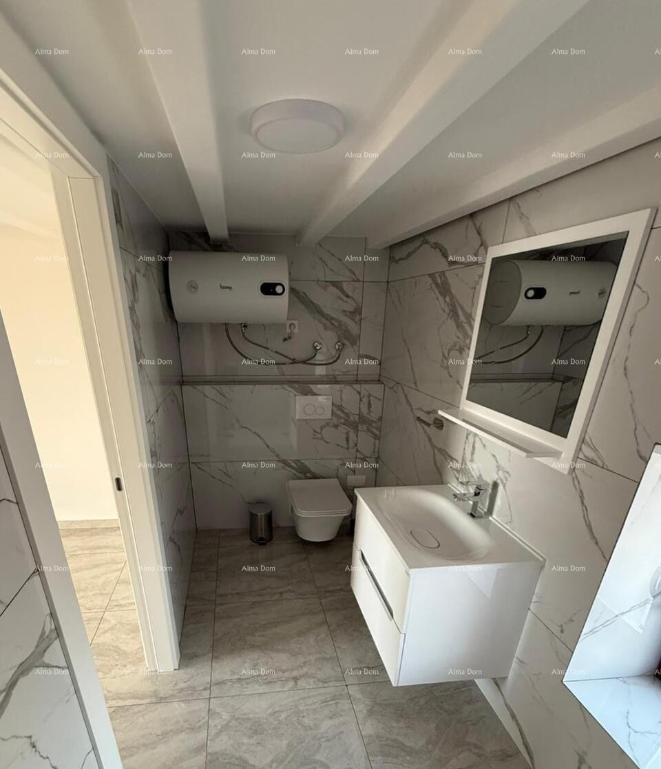 POREČ, Renovirana kamena kuća s pogledom na more 27