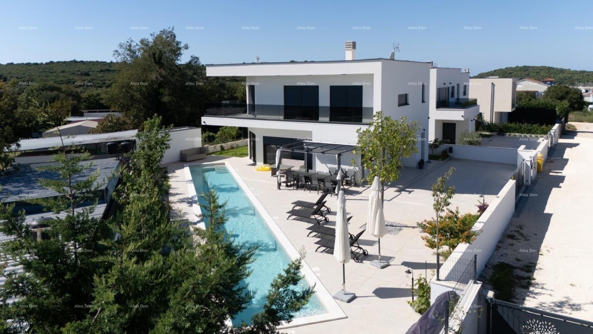 Продажа - новостроенная, современная и эксклюзивная вилла с бассейном, Волме, Пула! 5