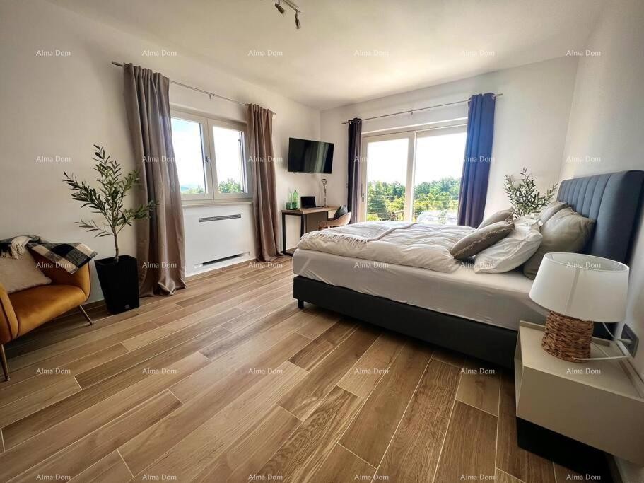 Продается красивый и современный дом, Пореч 12