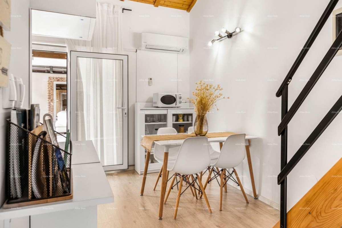 Prodamo dve povezani hiši v Pomeru 20