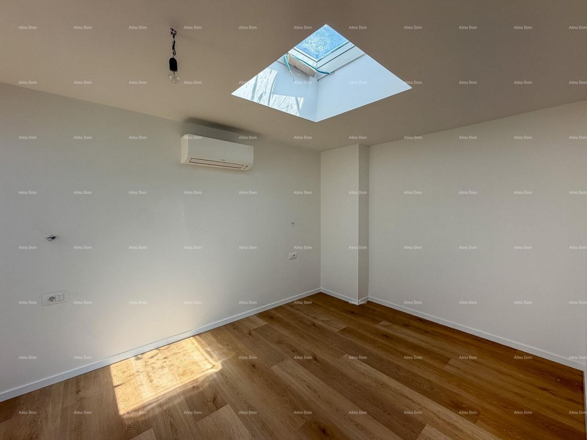 DVOETAŽNI APARTMA V CENTRU POREČA 13