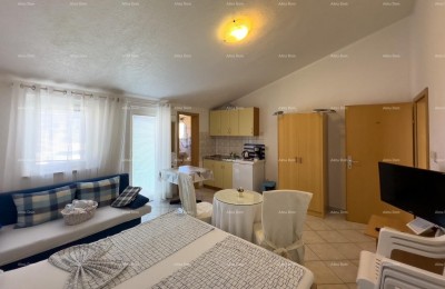 MEDULIN!  Studio apartmen na drugom katu etažirane zgrade.