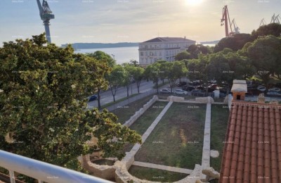 PULA STARA JEZGRA GRADA. KUĆA NA 5 MANJIH ETAŽA.