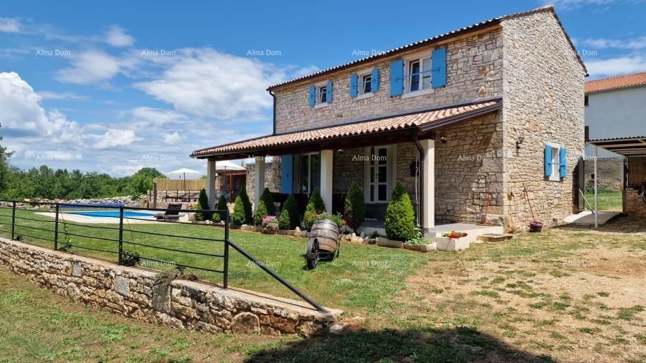 Sveti Lovreč, Čudovita kamnita vila z veliko parcelo 2